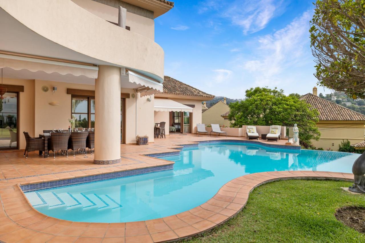 Luxury Villa Robledal By Mabiente - Views Of The Sea And The Golf Course Marbella Exteriér fotografie
